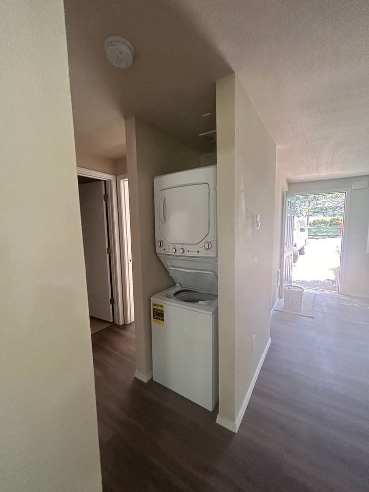 2904 East 16th Street #C - Photo 5 of 13