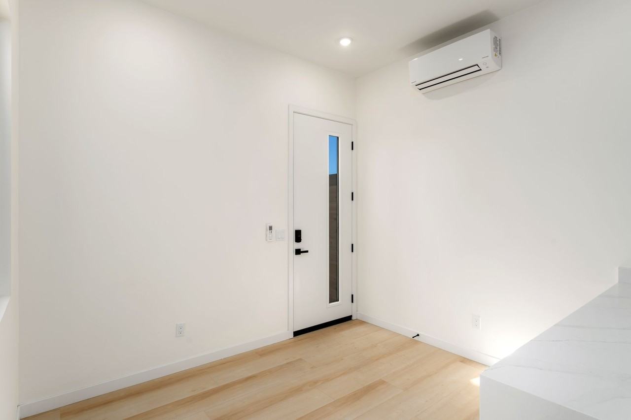 4611 Almayo Ave - Photo 2 of 50