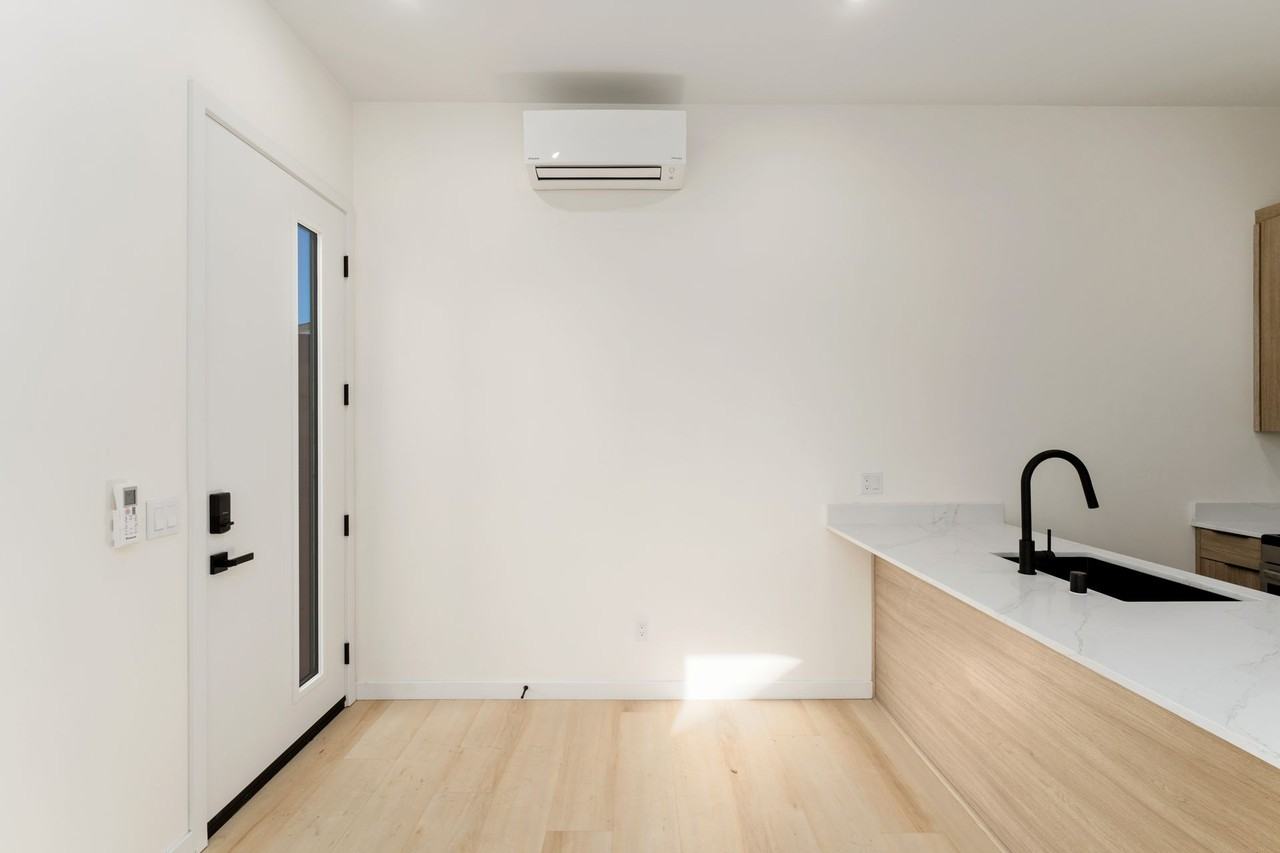 4611 Almayo Ave - Photo 3 of 50