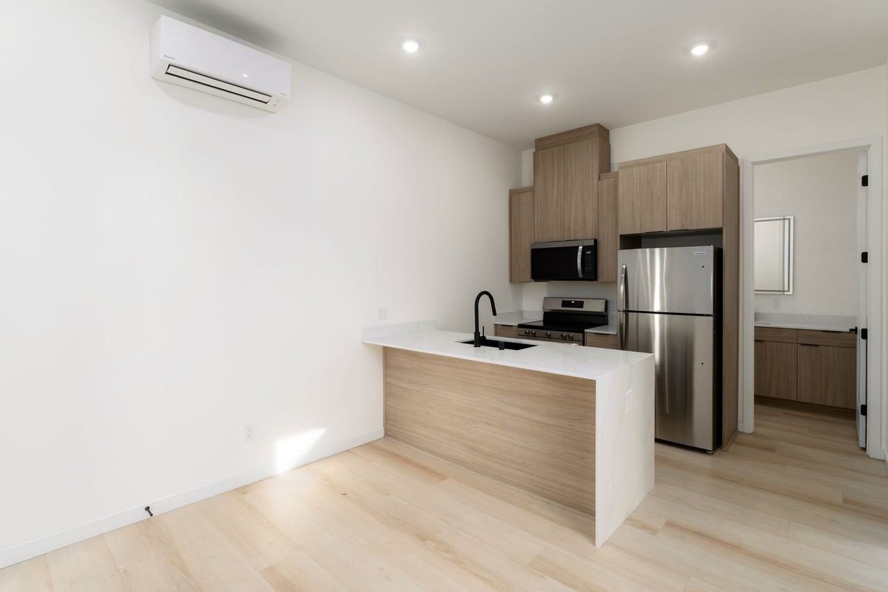 4611 Almayo Ave - Photo 4 of 50