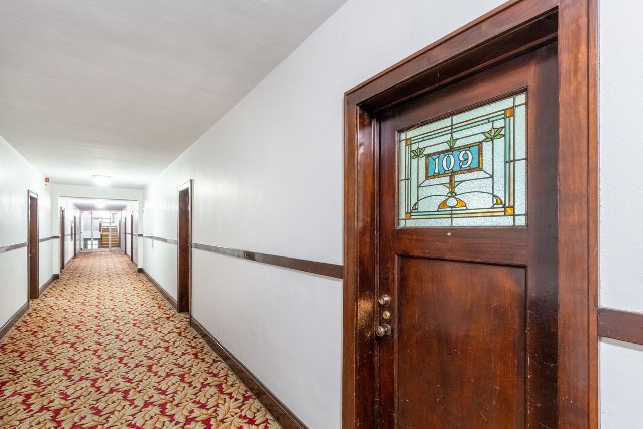 1325 West 27th St - Photo 4 of 6