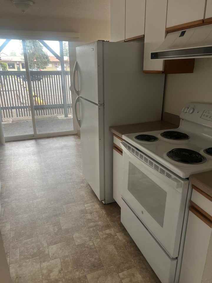 Agee - Photo 5 of 33