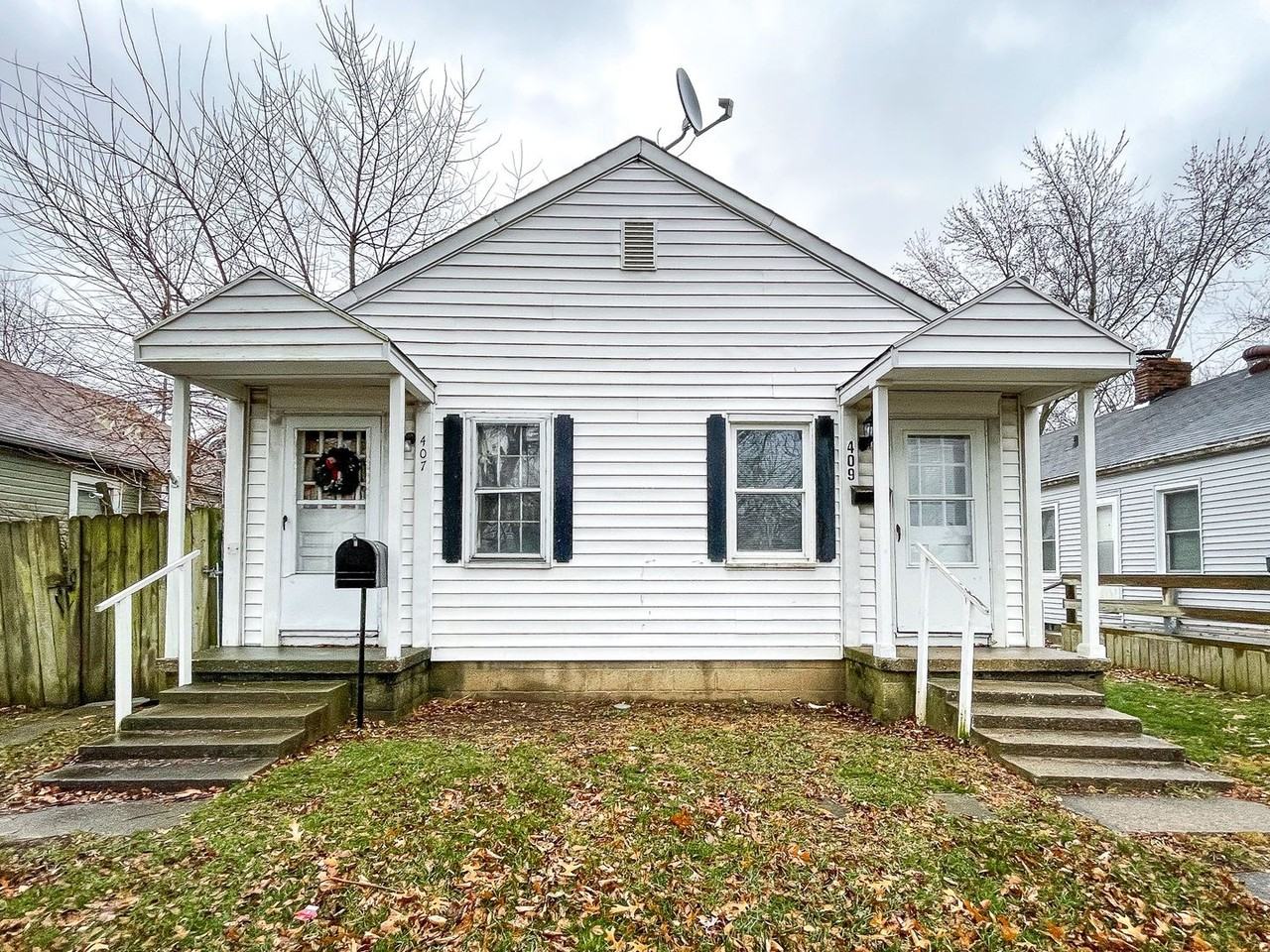 409 S Dearborn St - Photo 2 of 20