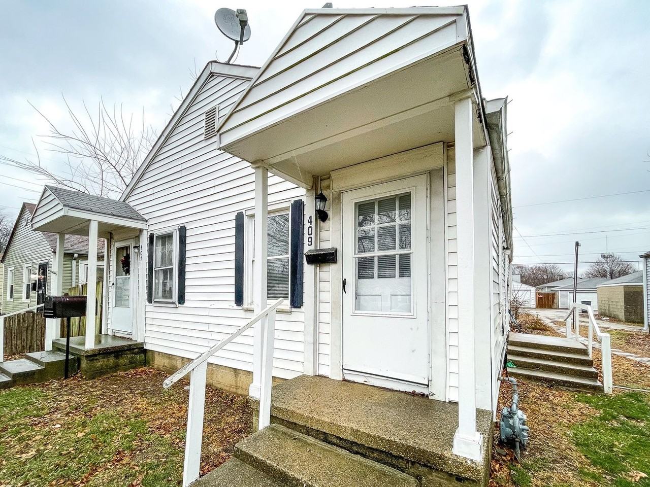 409 S Dearborn St - Photo 3 of 20