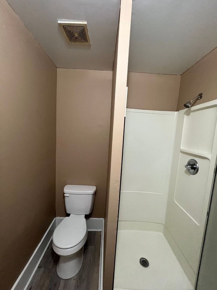 GRY - 2406 - Photo 4 of 6