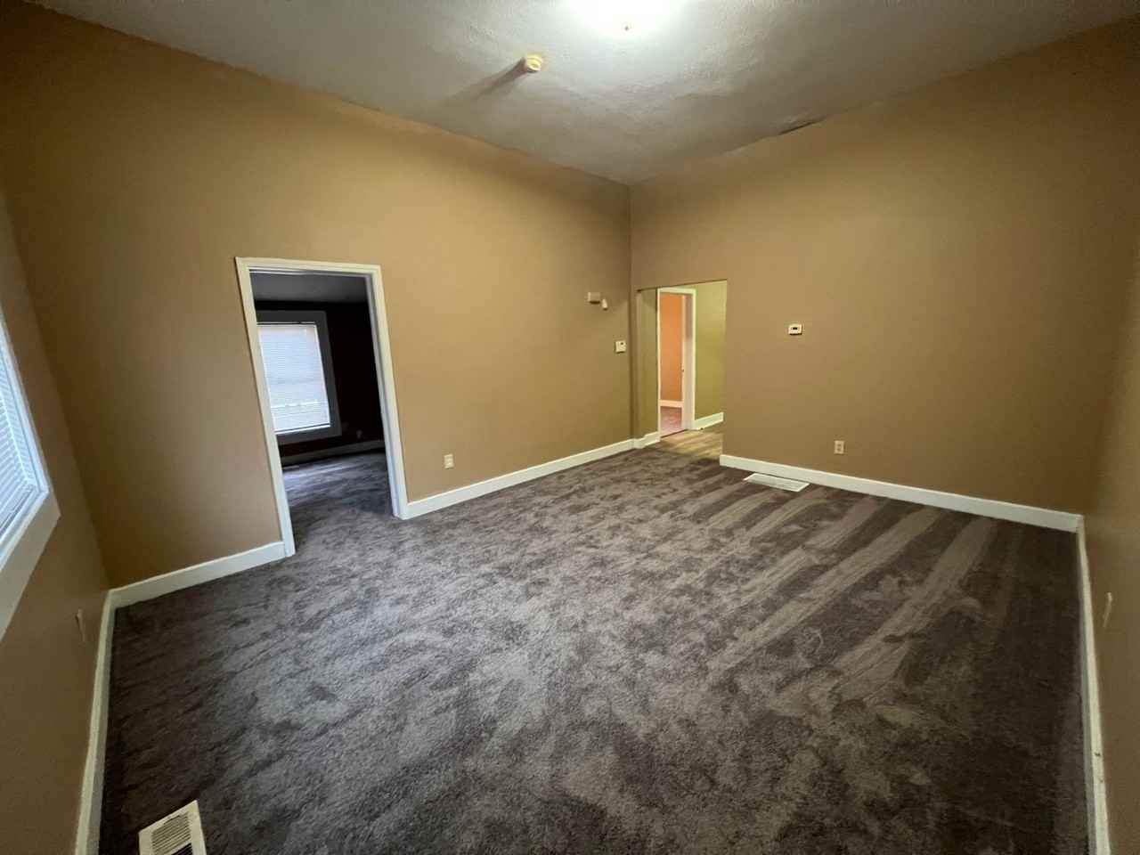 GRY - 2406 - Photo 6 of 6