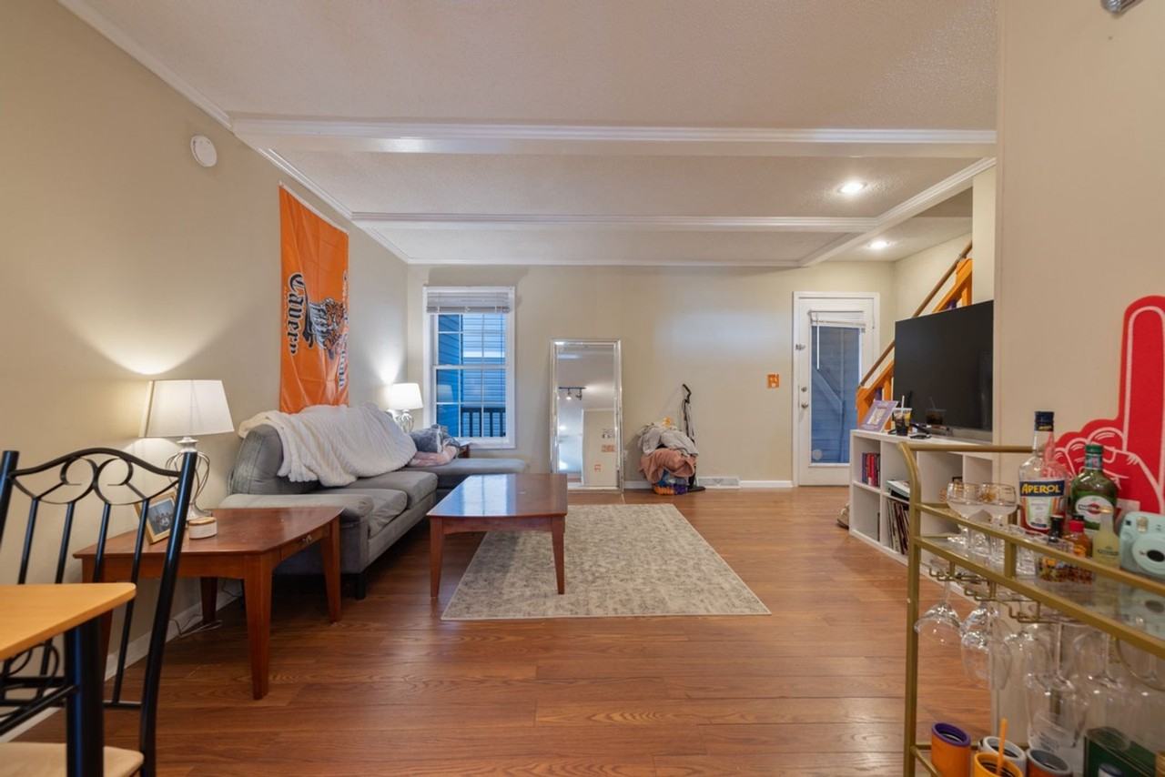 204 Oak St Unit 10 - Photo 2 of 14