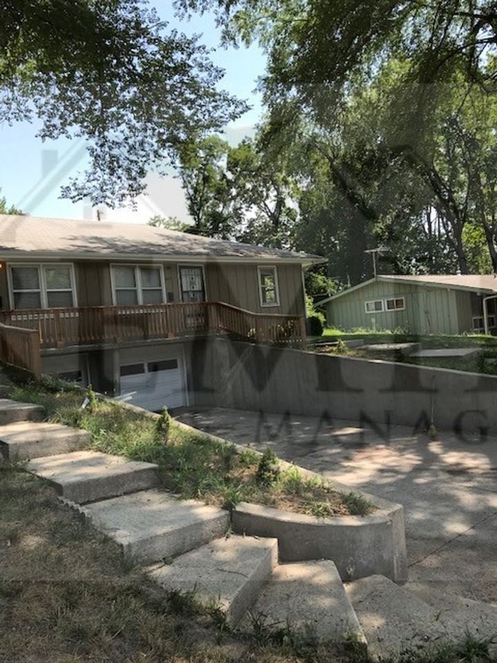 107 S Arlington Ave - Photo 2 of 16