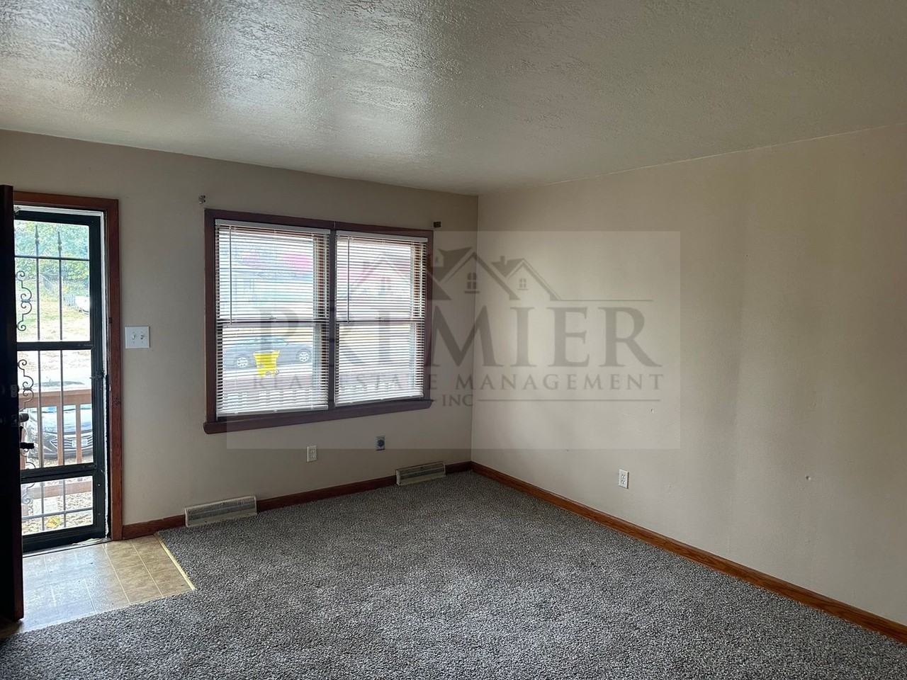 107 S Arlington Ave - Photo 3 of 16