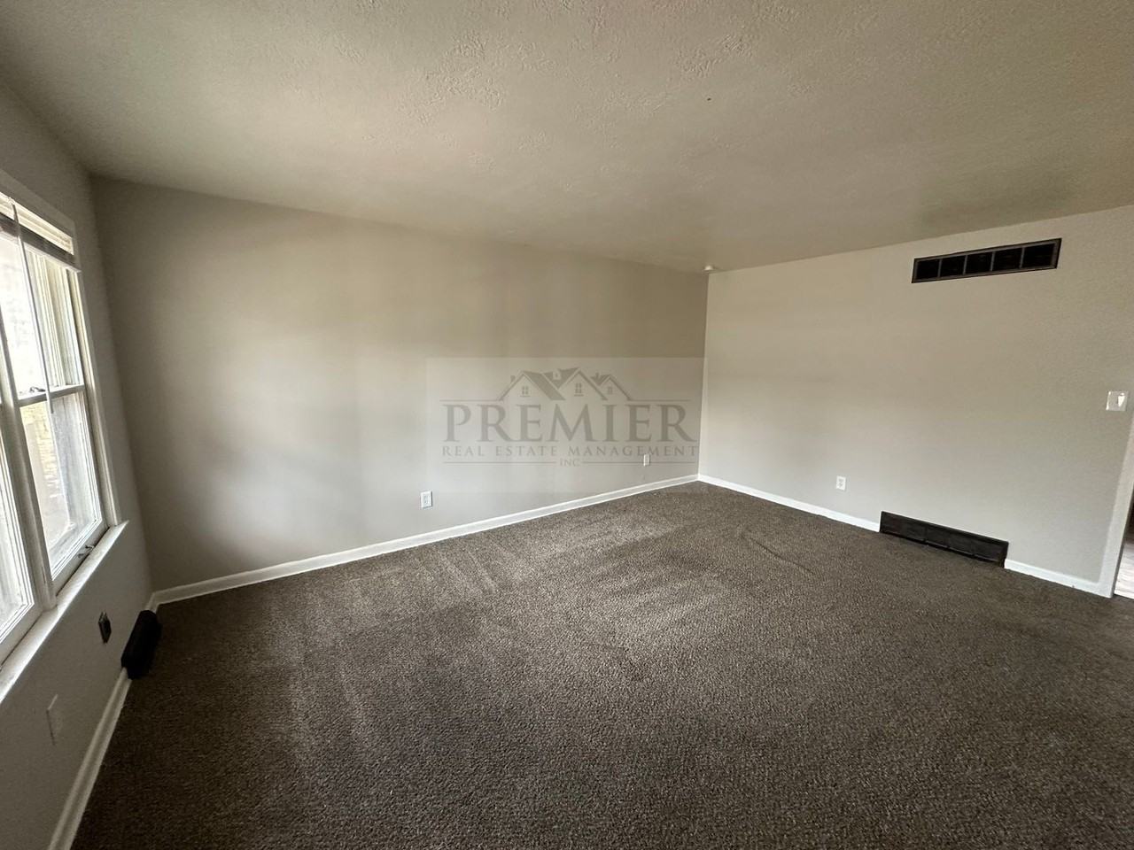 107 S Arlington Ave - Photo 5 of 16