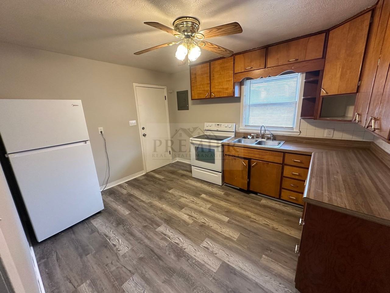 107 S Arlington Ave - Photo 6 of 16