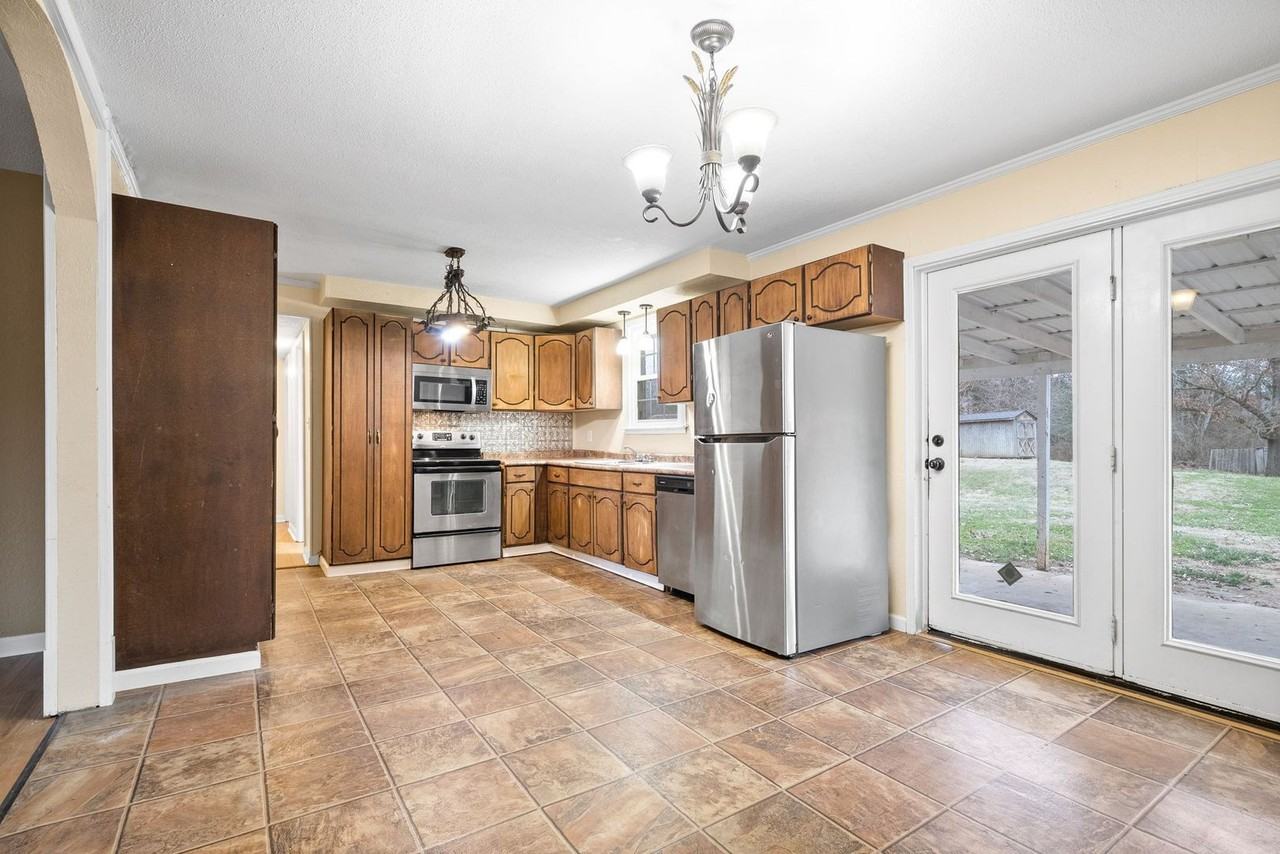 2107 Seven Mile Ferry Rd - Photo 2 of 27