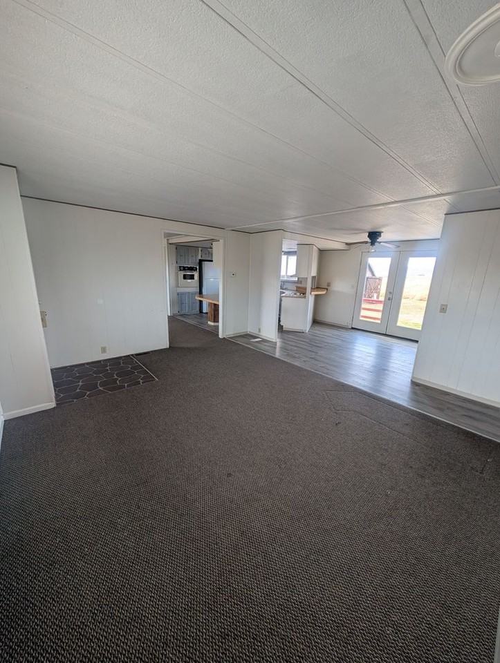 8216 Homedale Rd - Photo 2 of 14