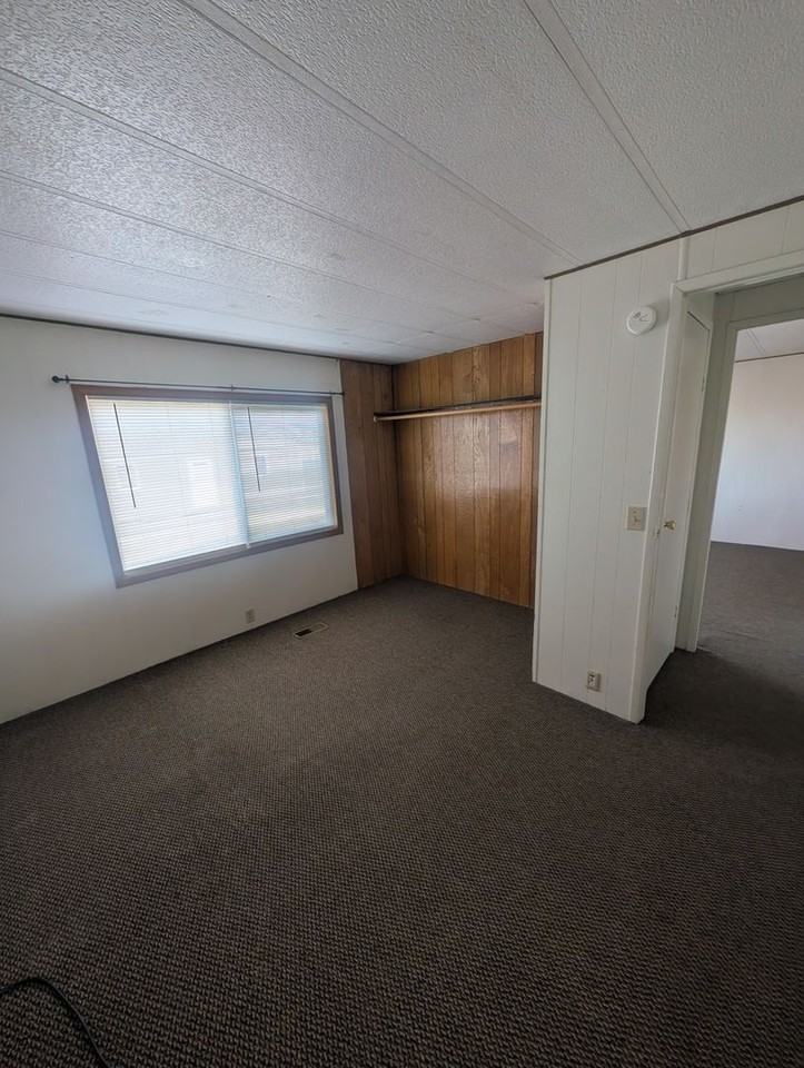 8216 Homedale Rd - Photo 7 of 14