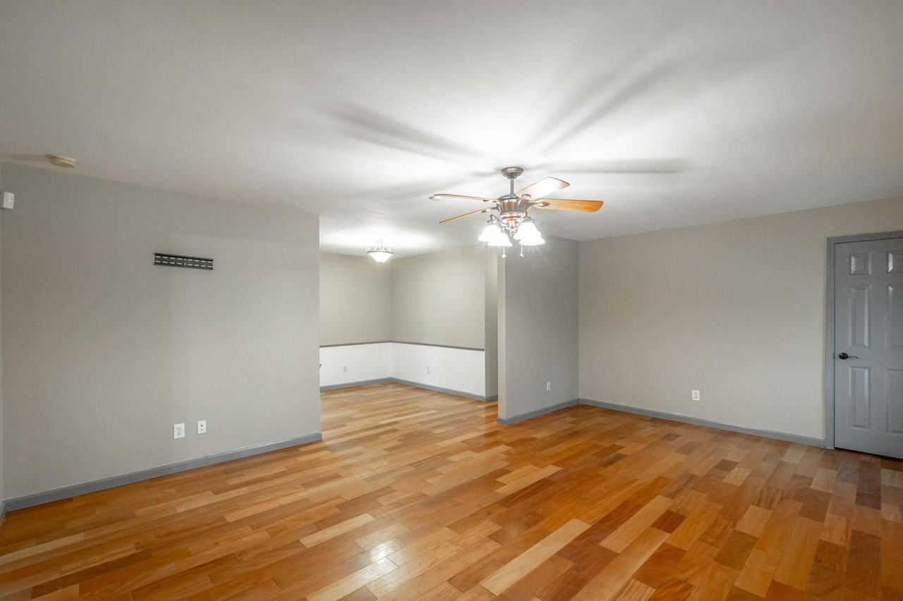 705 State Line Rd - Photo 4 of 17