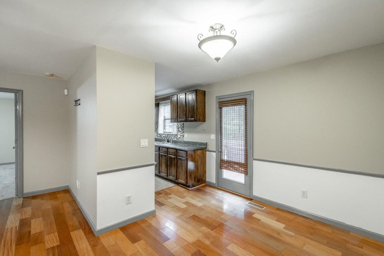 705 State Line Rd - Photo 5 of 17