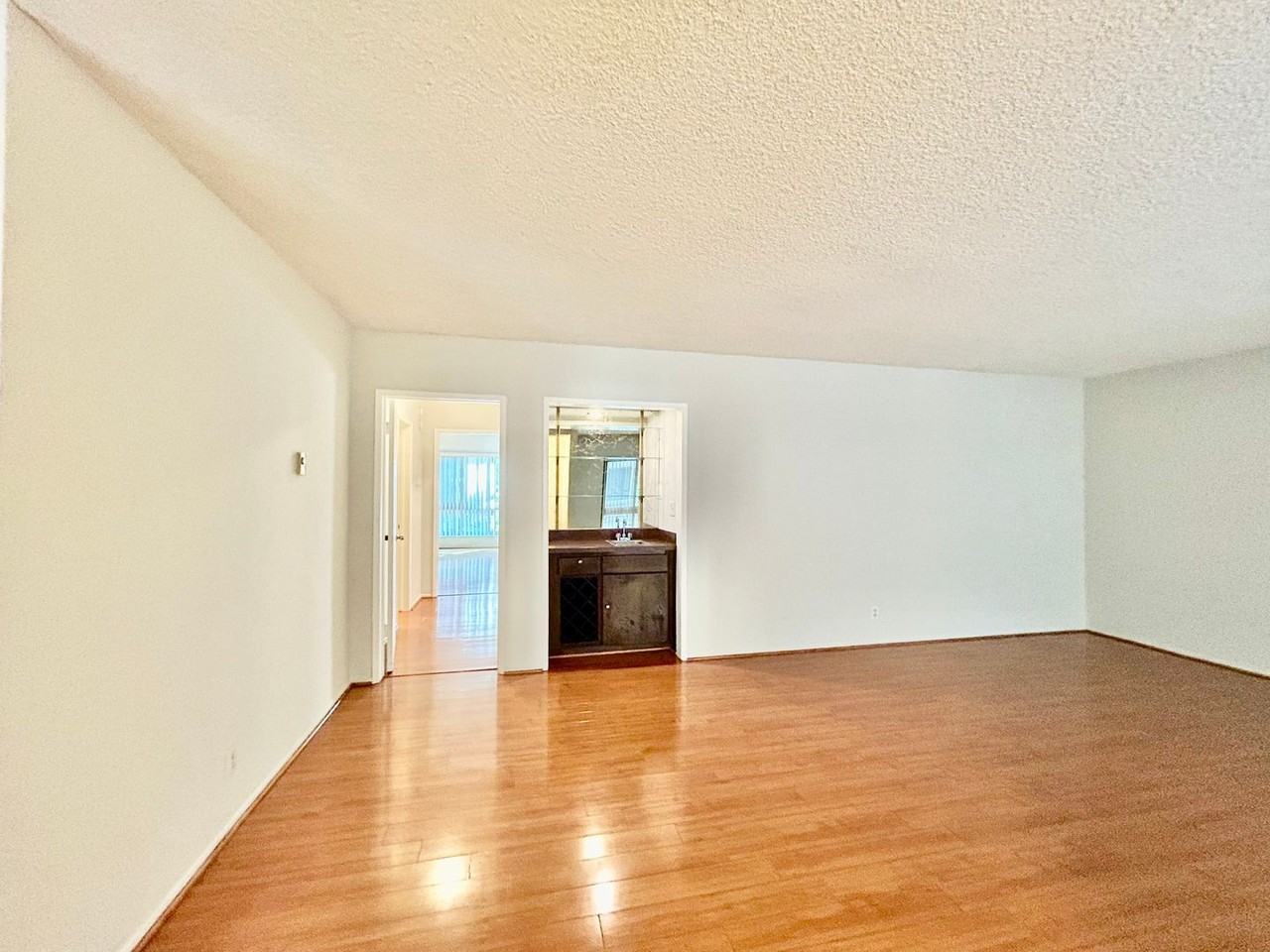 6001 Canterbury Dr - Photo 4 of 50