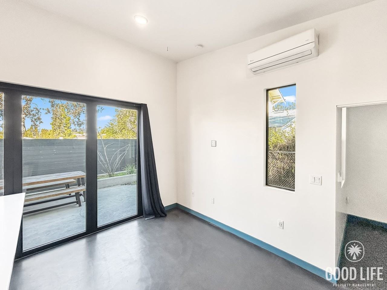 1443 31st Street - Photo 2 of 14