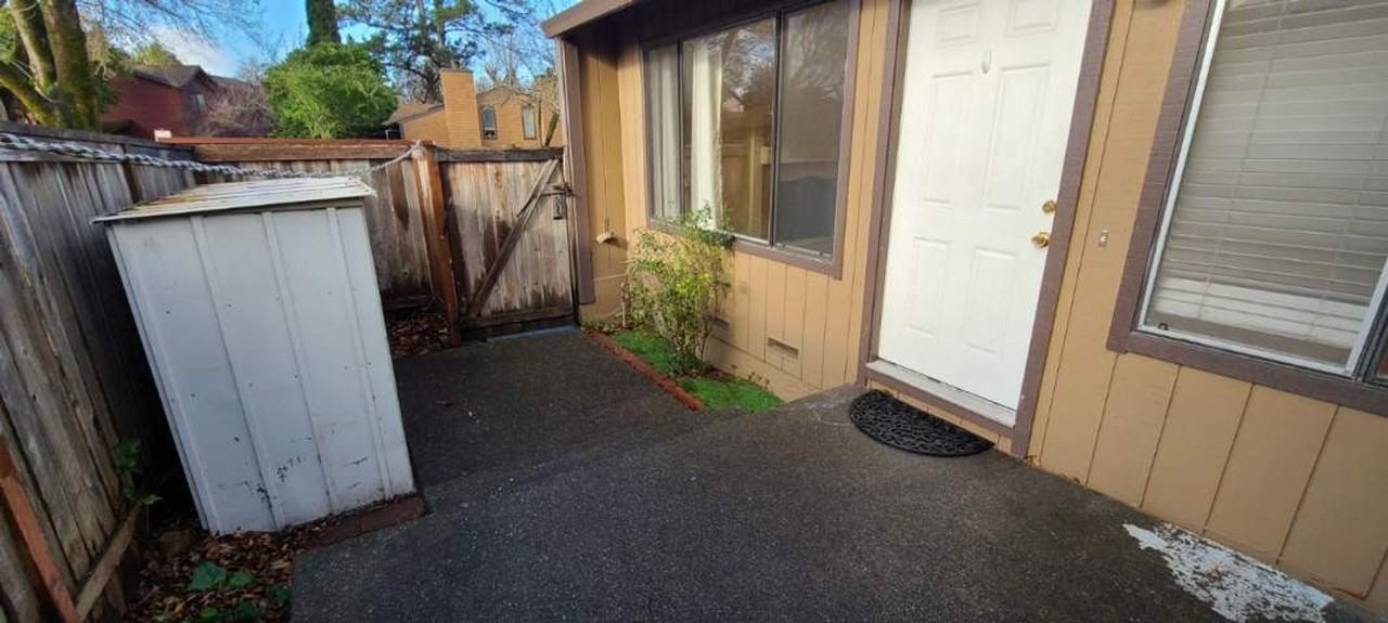 850 East Cotati Avenue #4