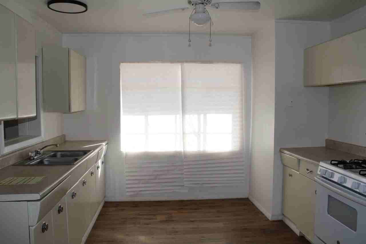 1405 Clausen Dr - Photo 3 of 18