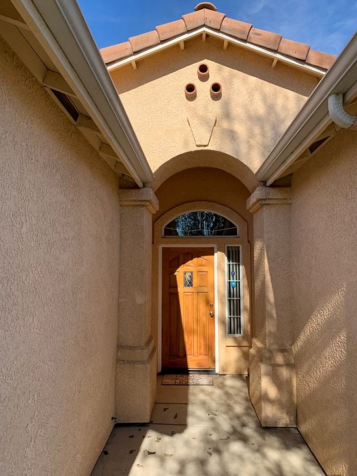 1040 Lords Ct - Photo 3 of 22