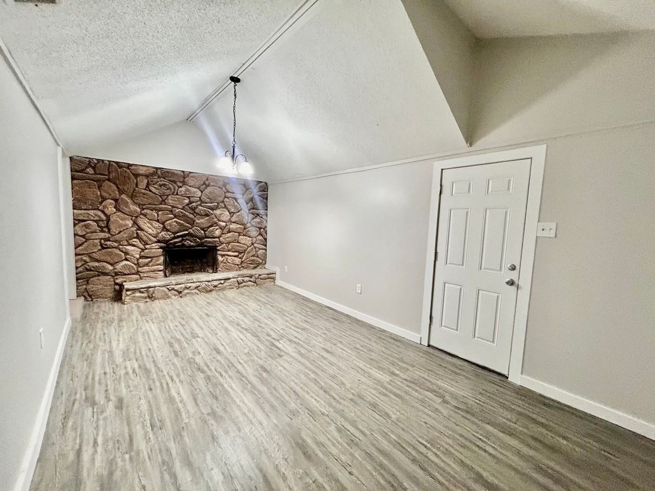 3750 Ridgemont Avenue - Photo 5 of 11