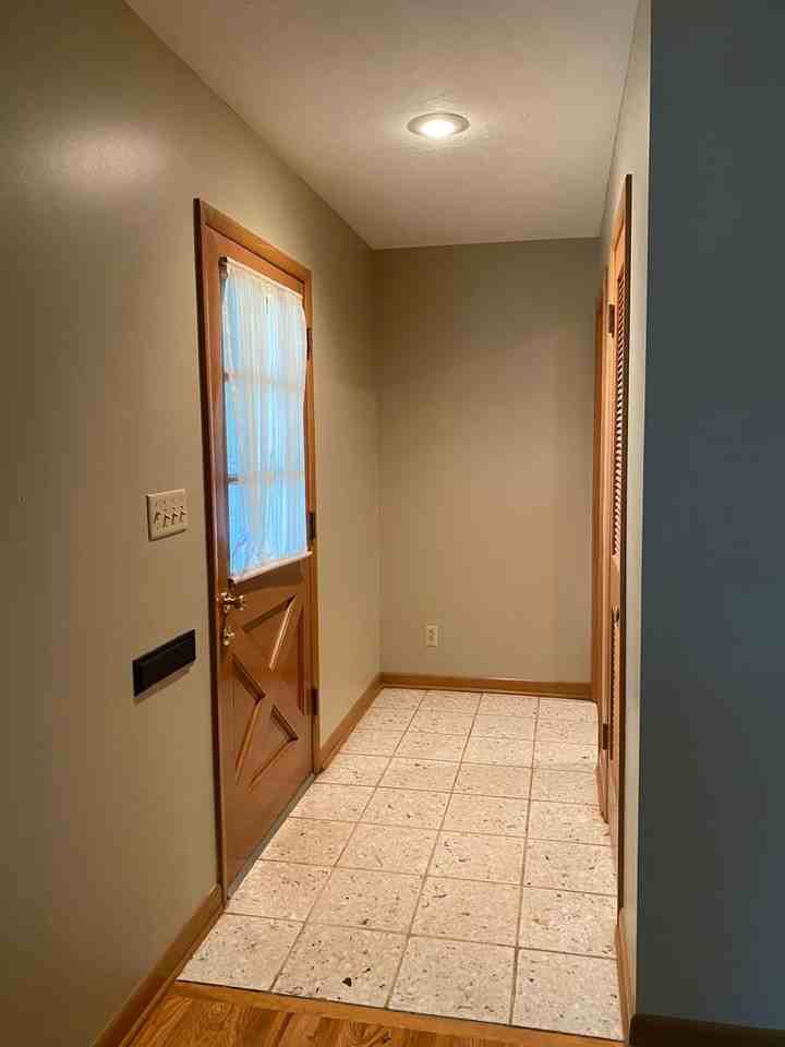 3069 S Greenbriar Ave - Photo 2 of 50