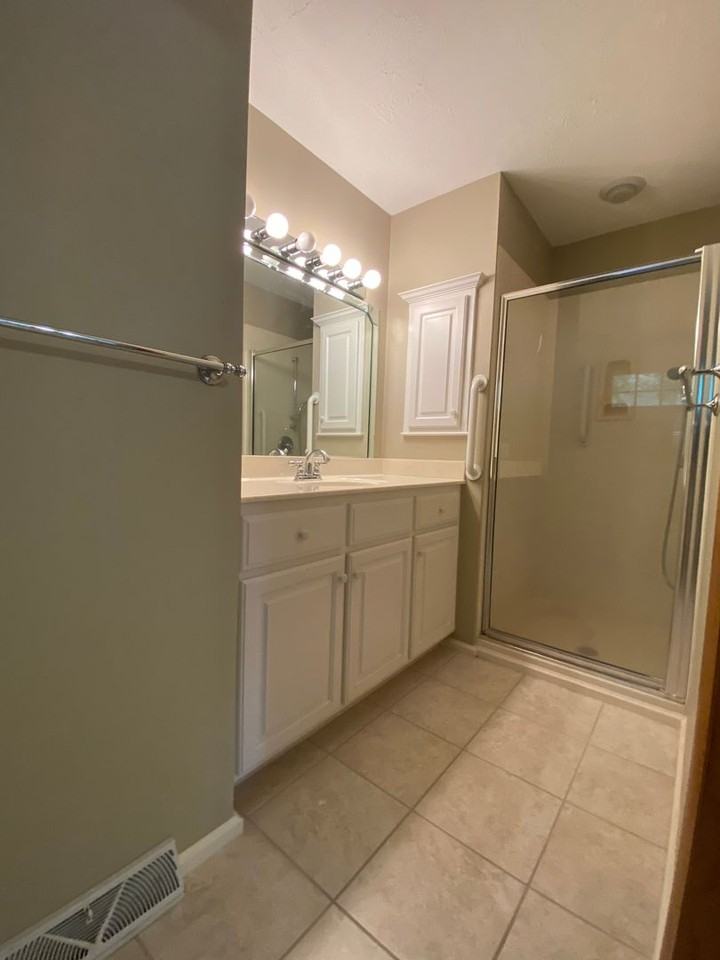 3069 S Greenbriar Ave - Photo 4 of 50