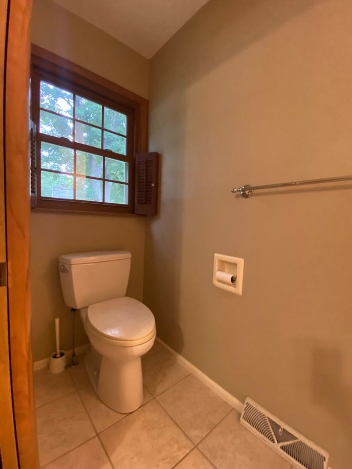 3069 S Greenbriar Ave - Photo 5 of 50