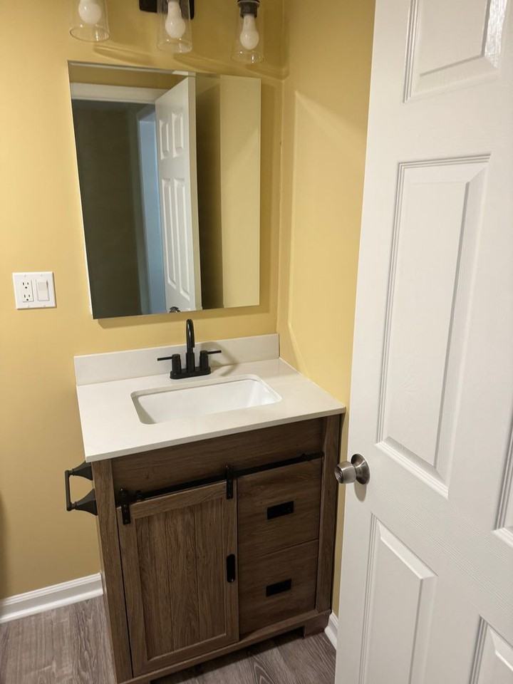 1413 Collins Drive - Photo 2 of 17