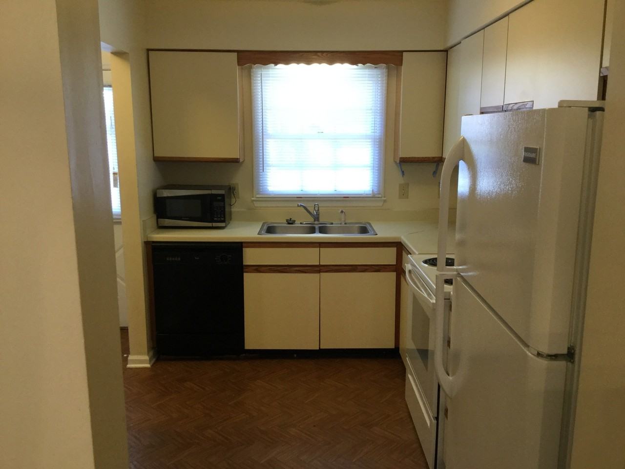 1025 Carolina Road - Photo 6 of 27