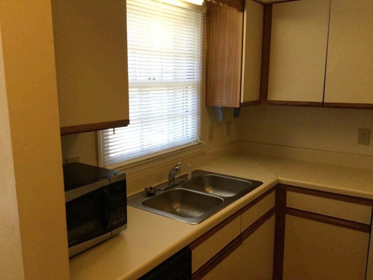 1025 Carolina Road - Photo 7 of 27