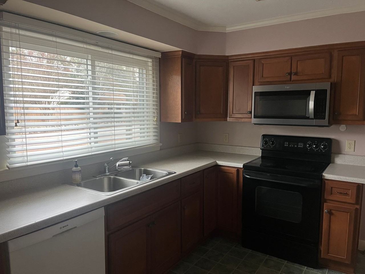 411 Berkley Street Southeast - Photo 2 of 12