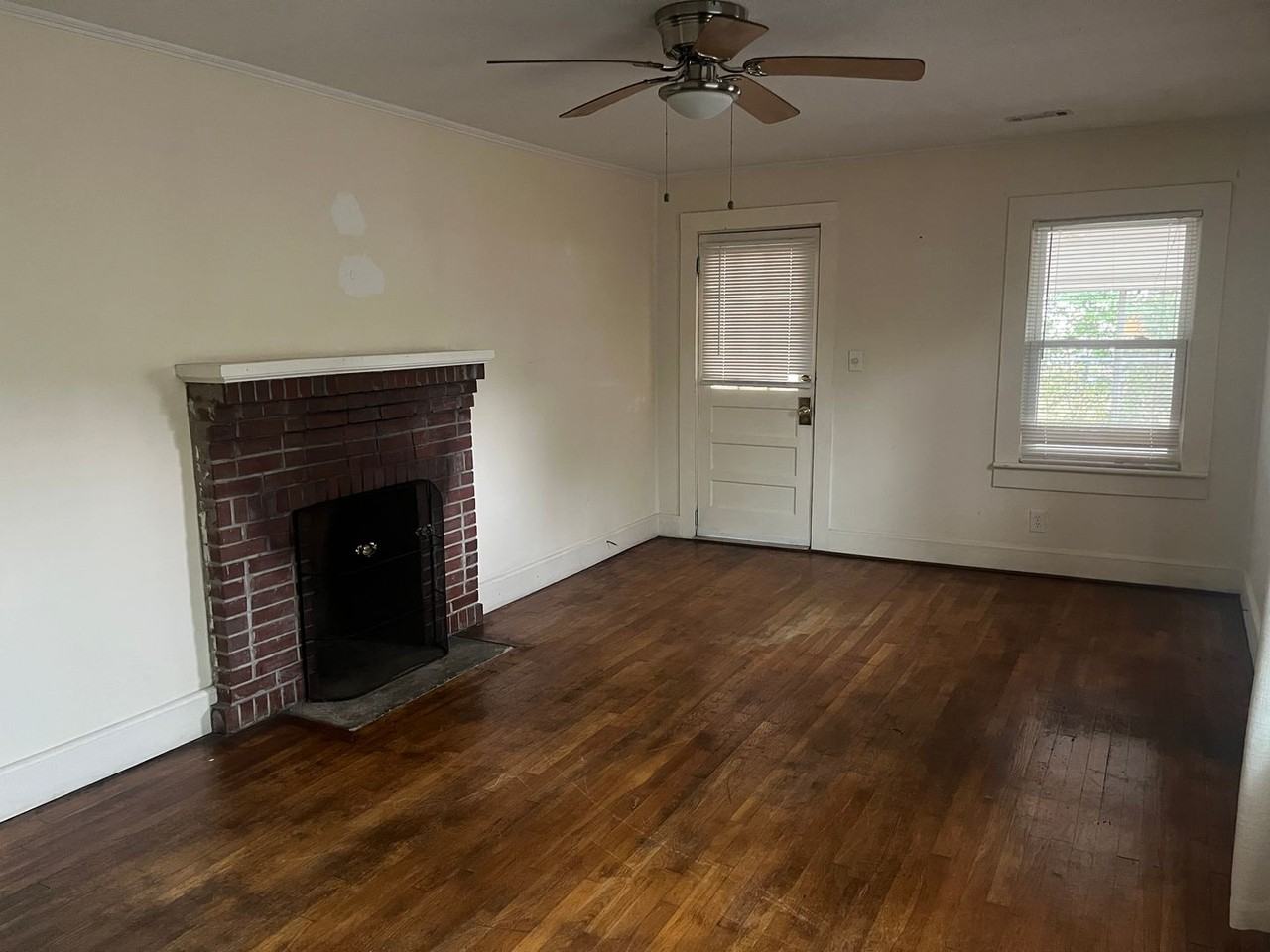 411 Berkley Street Southeast - Photo 6 of 12