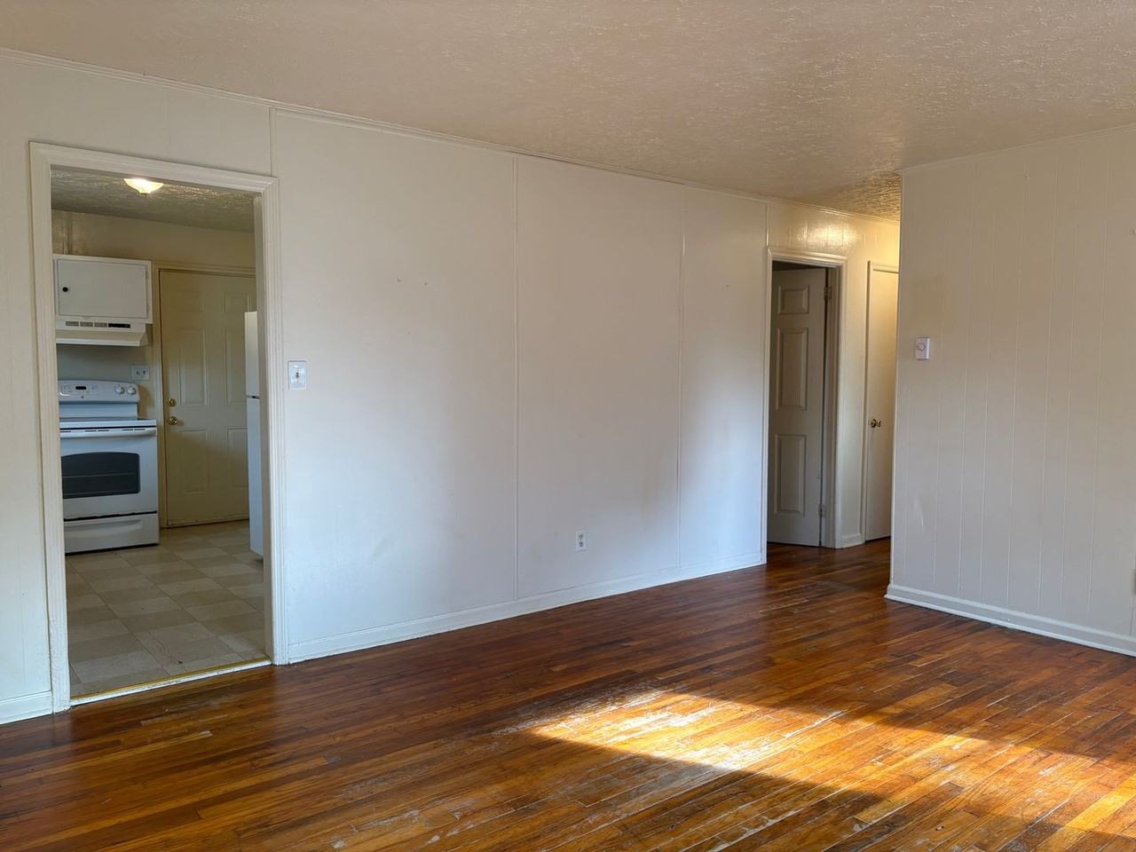 1301 Wise Ave - Photo 3 of 11