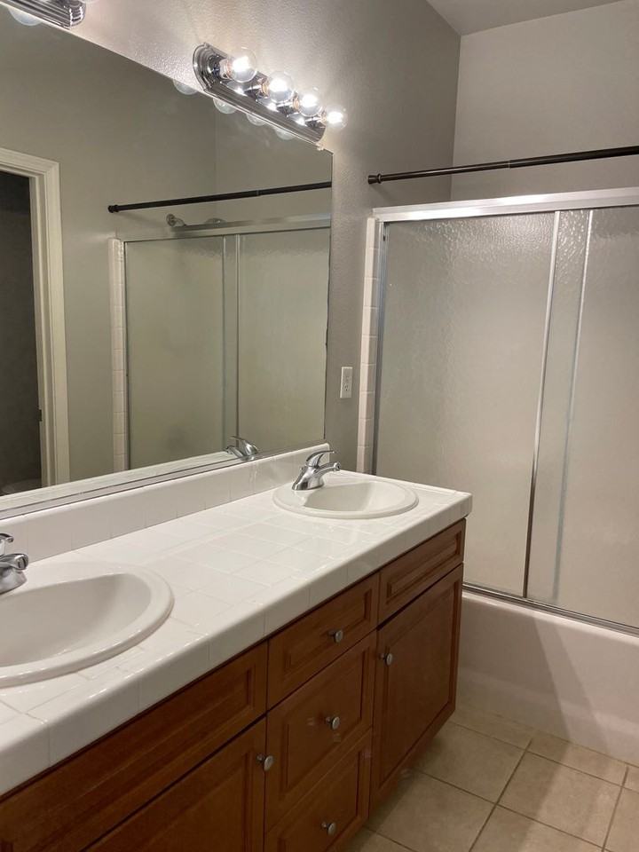 714 W Riviera Ln - Photo 7 of 31