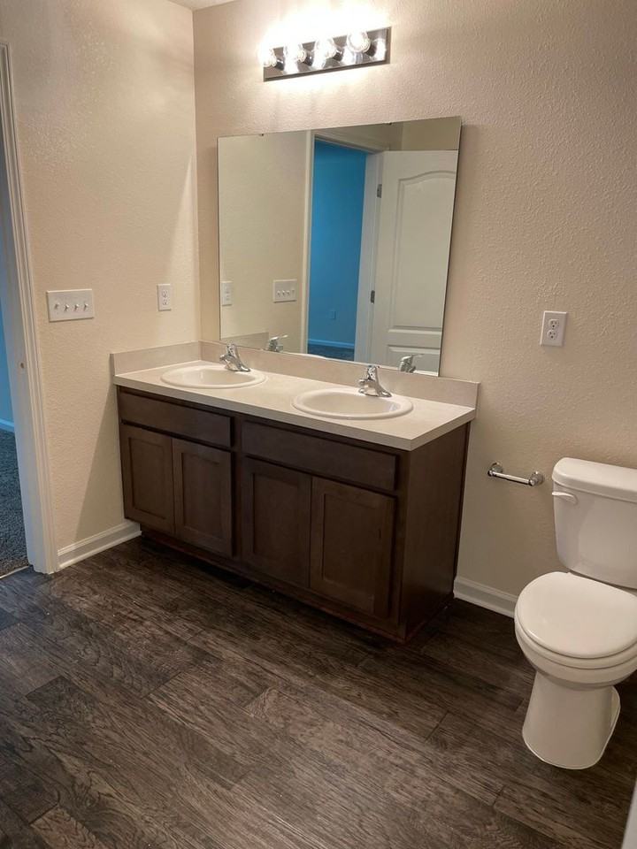 127 Teakwood Drive - Photo 5 of 18