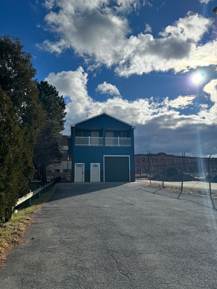 400 Front Street - Photo 2 of 3