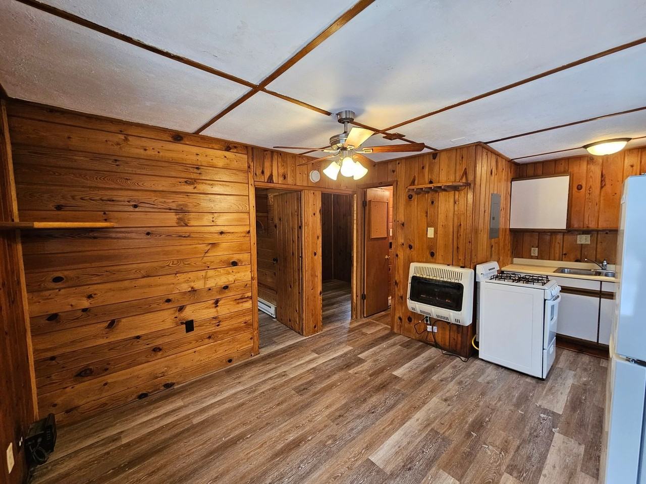 Wildwood-Wejack Cabins - Photo 2 of 12
