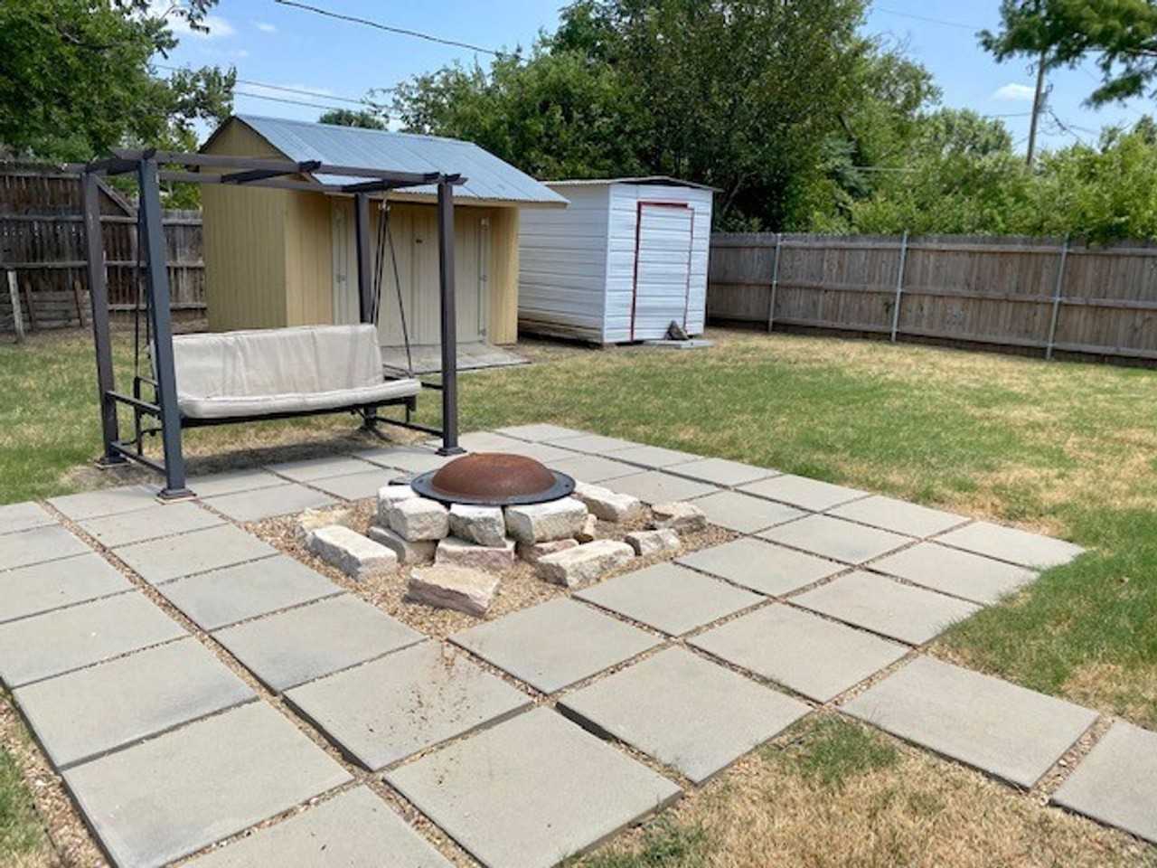 433 White Oak Lane - Photo 6 of 18