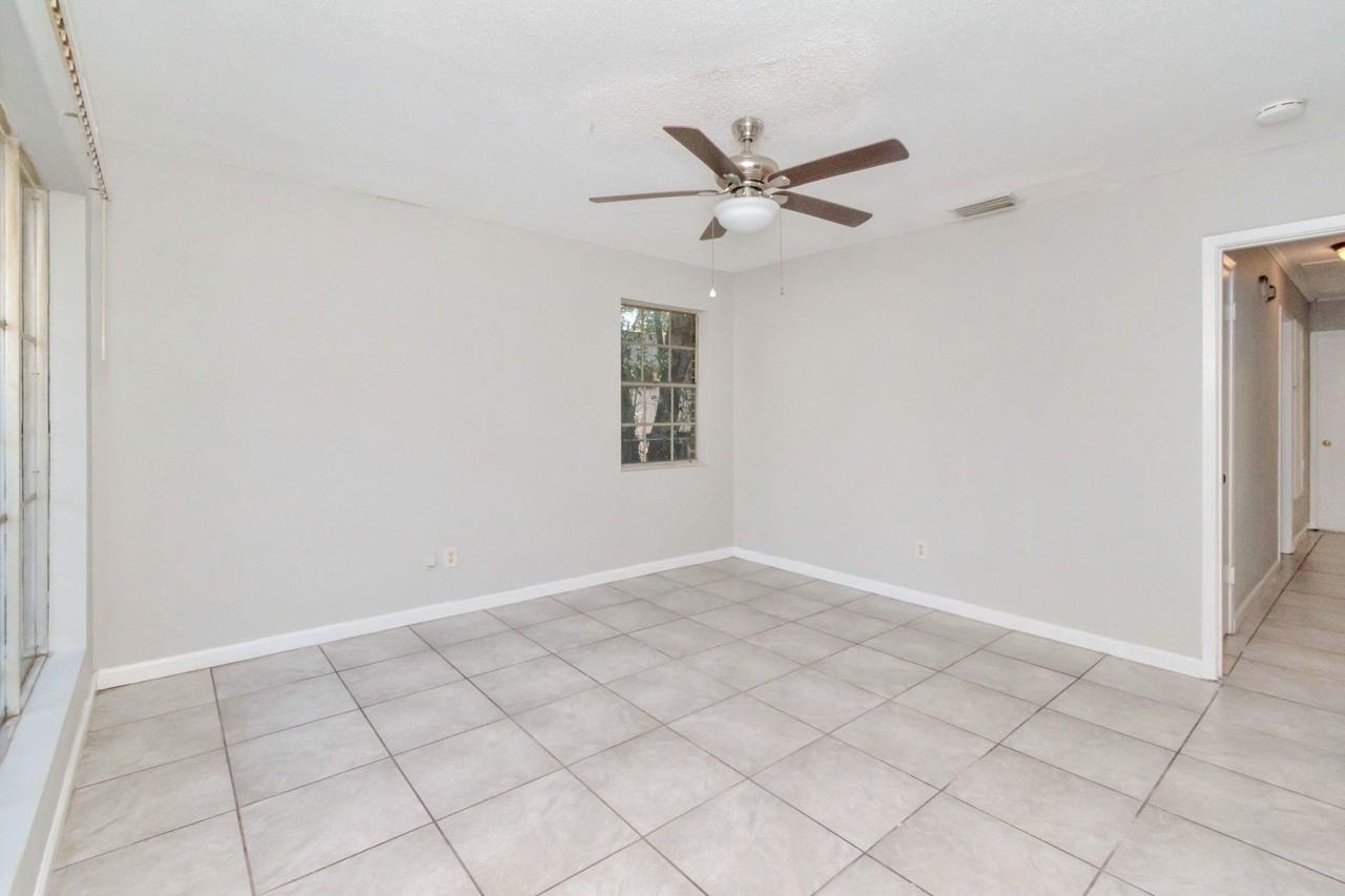 1517 Colgin St - Photo 3 of 21