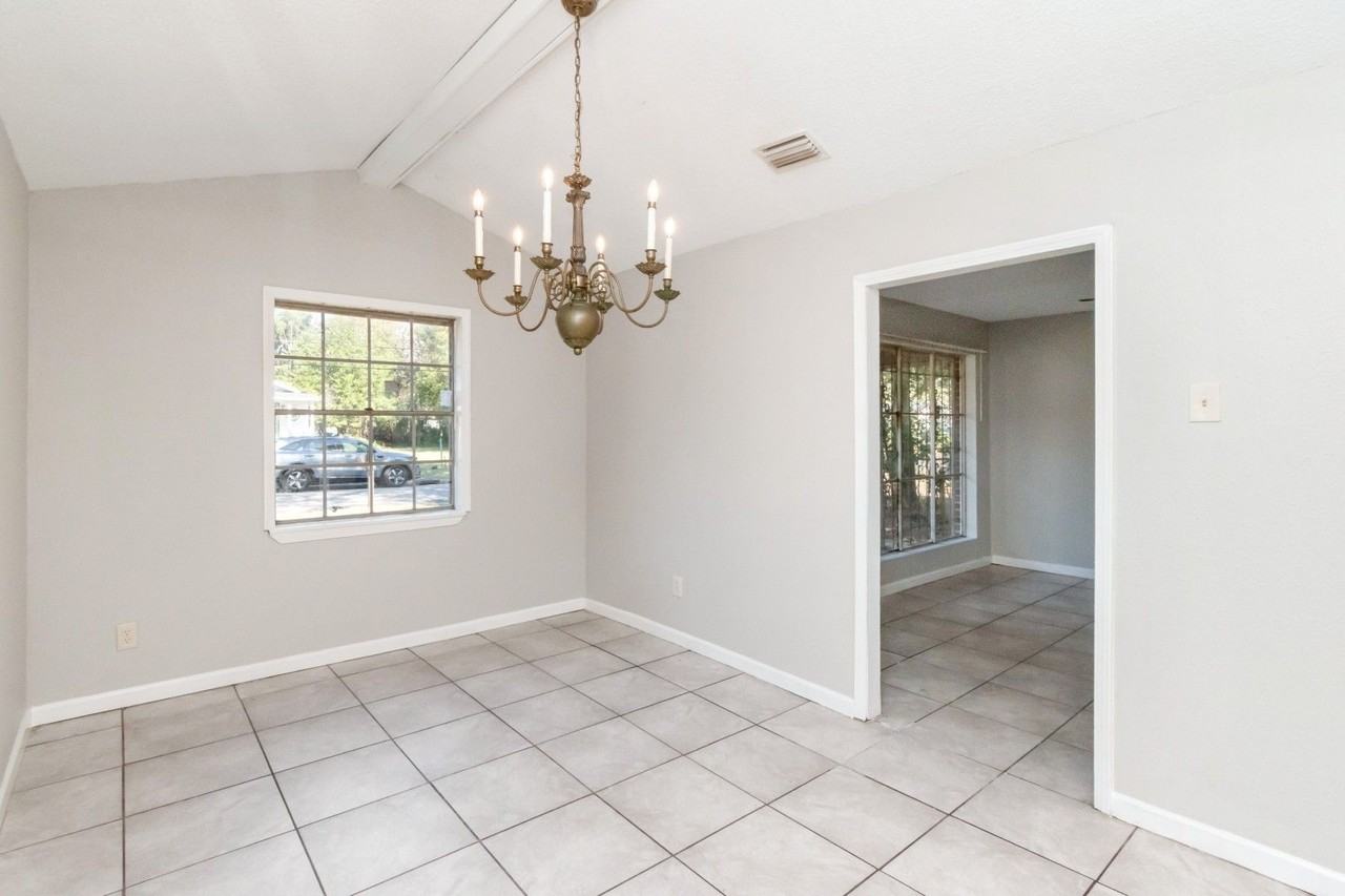 1517 Colgin St - Photo 5 of 21