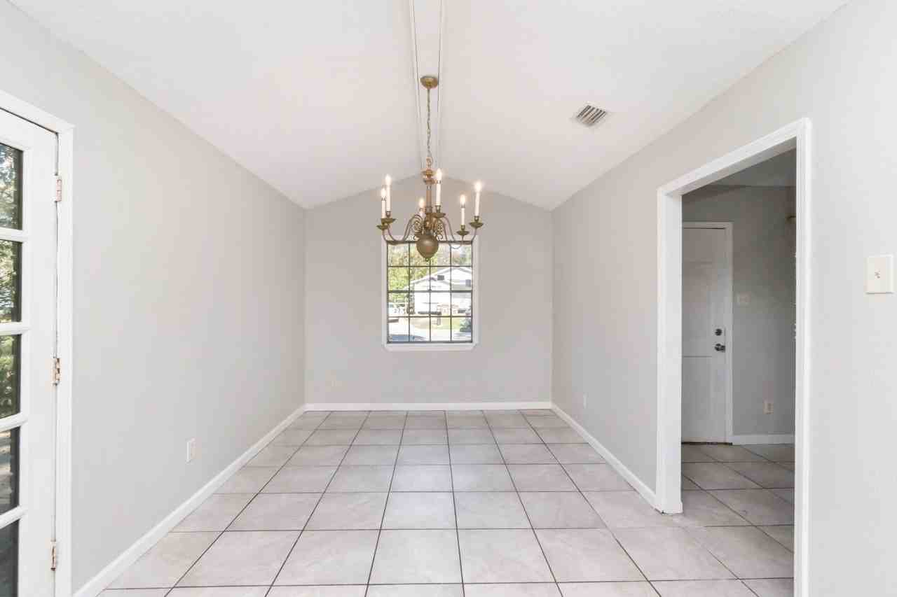 1517 Colgin St - Photo 6 of 21