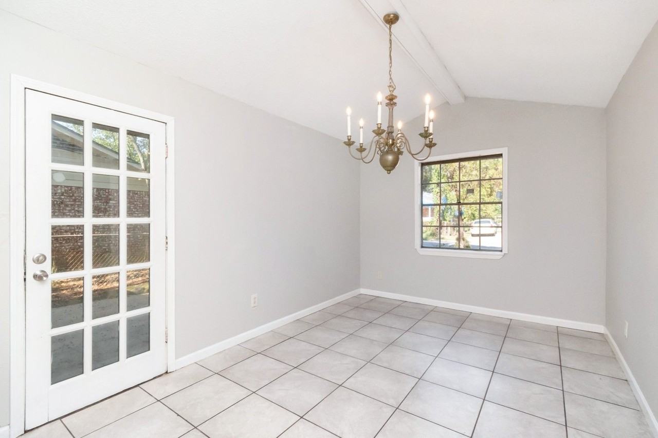 1517 Colgin St - Photo 7 of 21