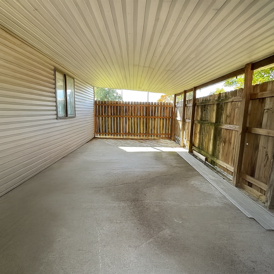 349 Majestic Blvd - Photo 6 of 8