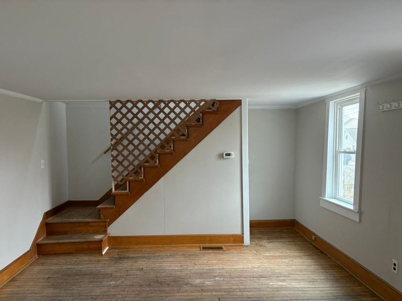 251 Wayne Ave - Photo 4 of 20