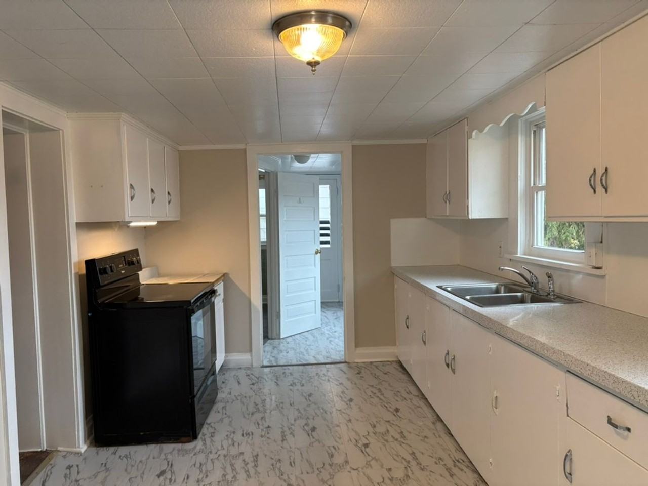 251 Wayne Ave - Photo 7 of 20