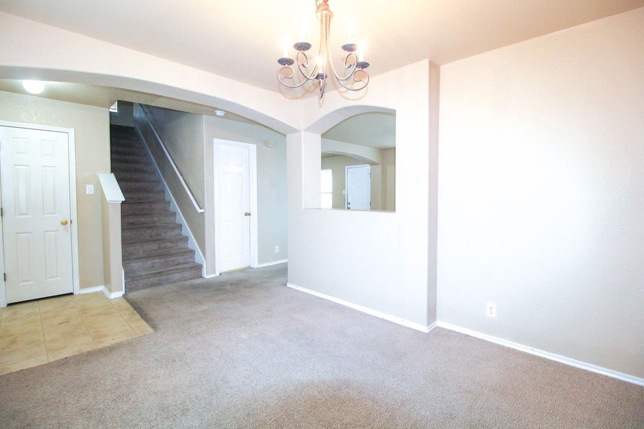 126 Hallie Pass - Photo 3 of 44