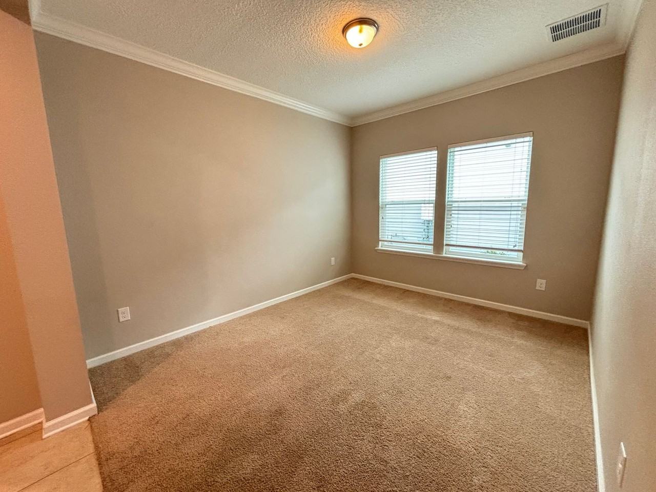 99 Athens Dr - Photo 6 of 19