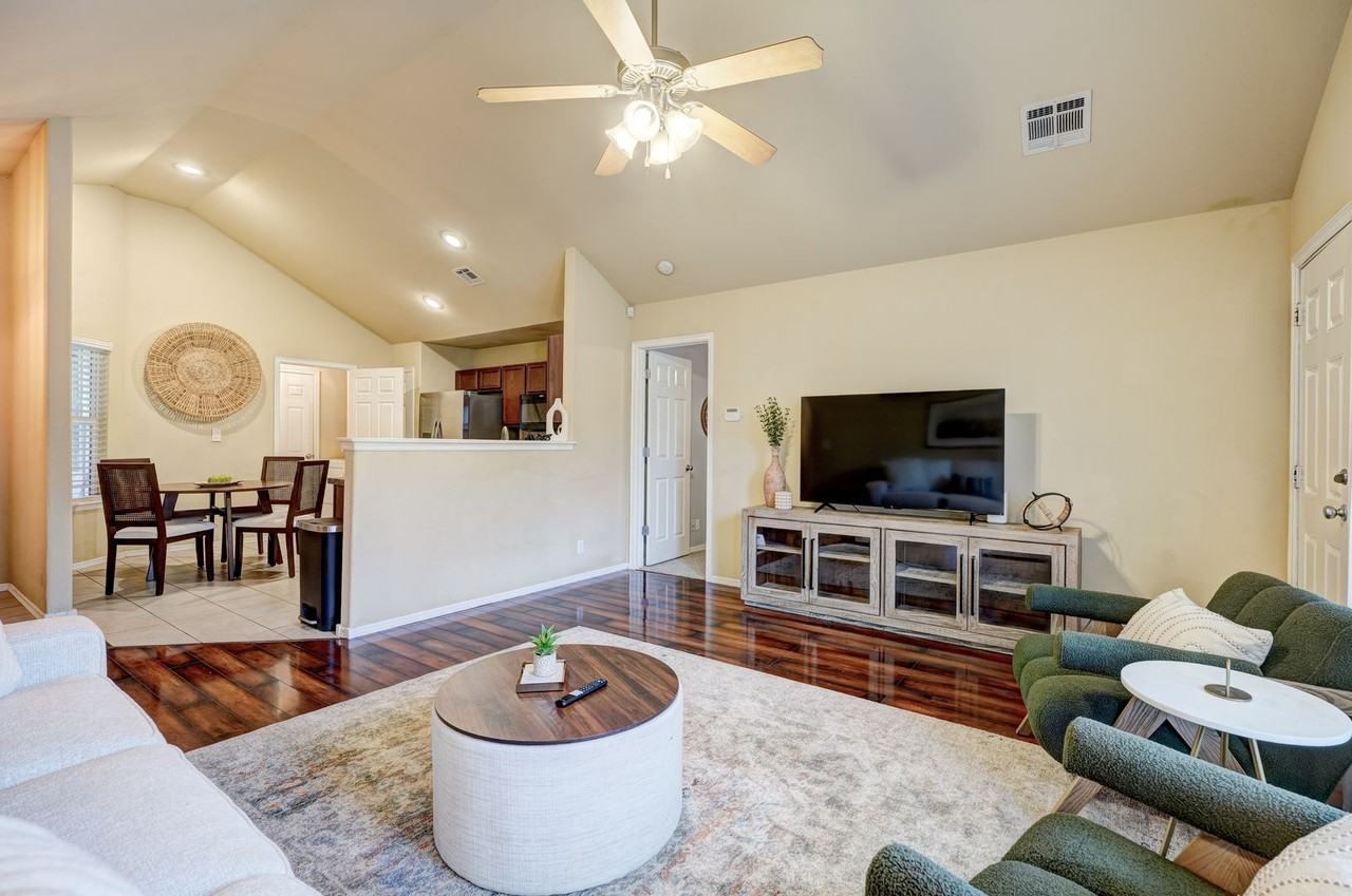 10601 North 146th East Avenue - Photo 4 of 32